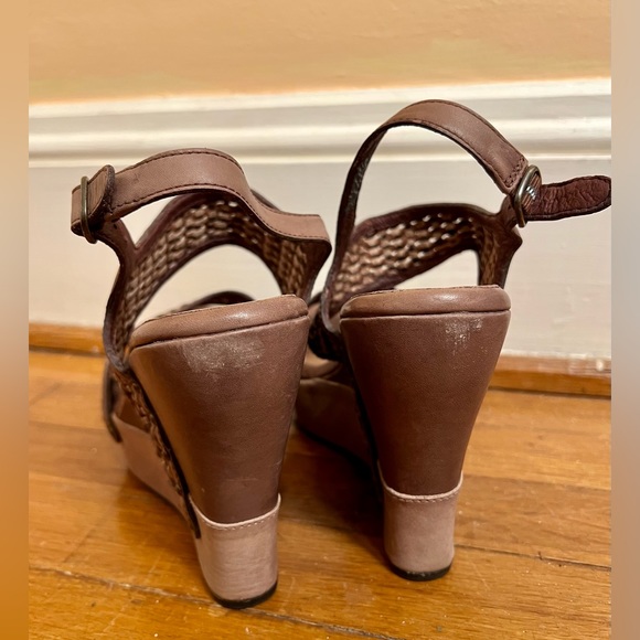 👡UGG Assia Wedge Leather Sandal in Chocolate brown sz 10 👡 - Picture 9 of 10